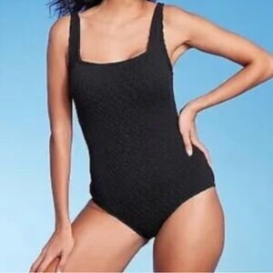 NWT Women’s Kona Sol Black Swimsuit 🖤